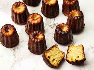 Overhead view of CanelÃ©s de Bordeaux