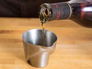 20140910-cocktail-techniques-michael-deitsch-oxo-measuring-cup-vicky-wasik-31