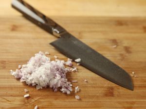 20170131-shallots-knife-skills-primary.jpg