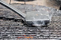 20100425-grill-cleaning-small.jpeg