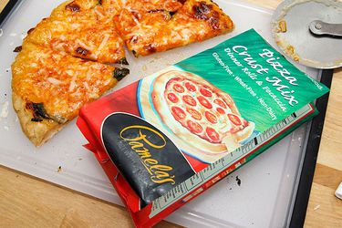 20130604-gluten-free-pizza-camelas-taste-test4.jpg