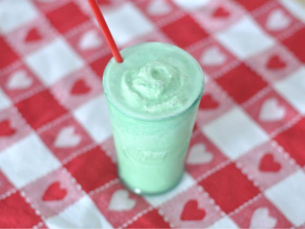 20130226-242425-homemade-shamrock-shake-thumb-625xauto-308788.jpg