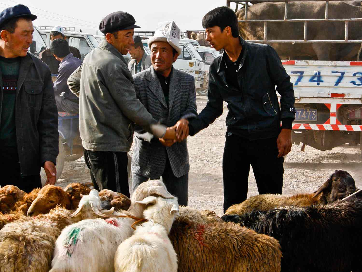 20140629-Kashgar-Sunday-Market3-FionaReilly.jpg