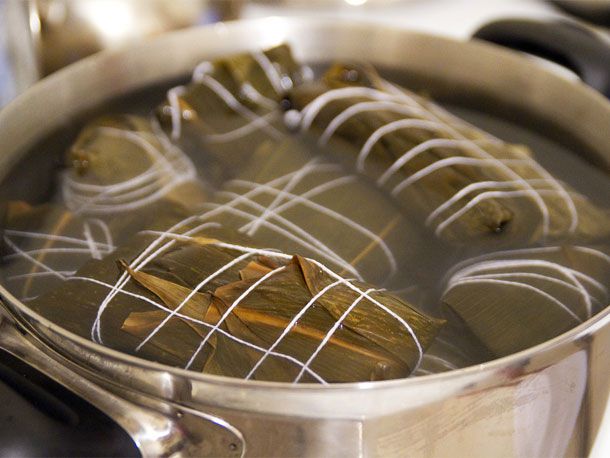 Finished joong in a large pot covered with water. 