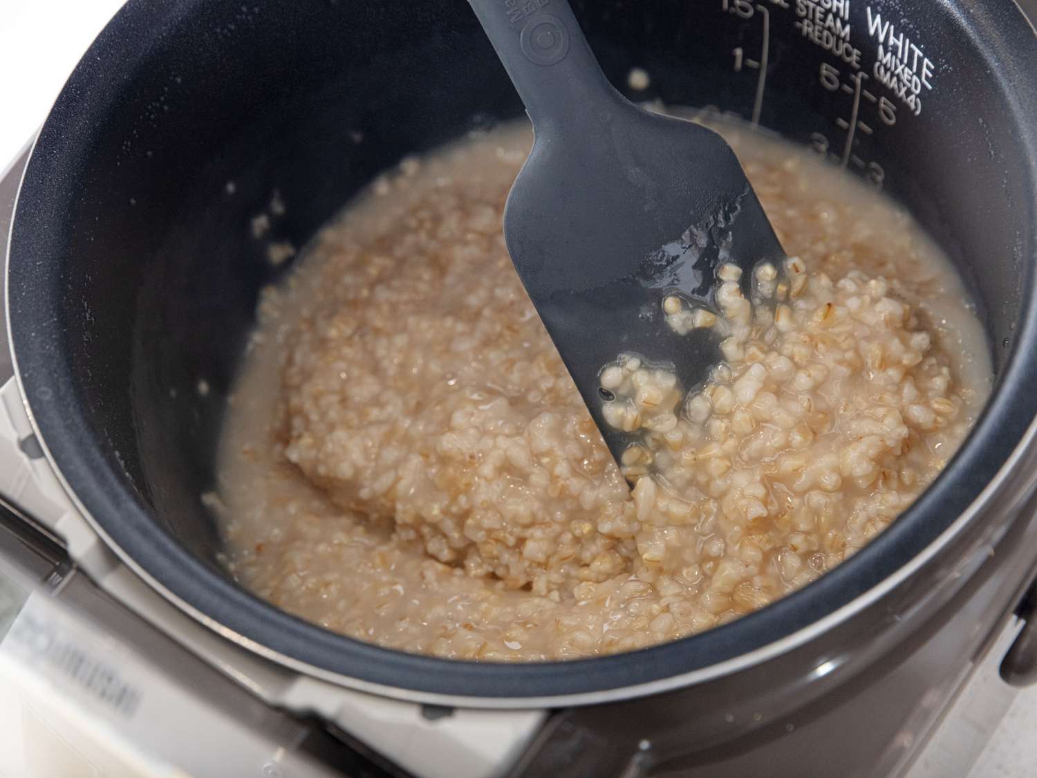 Mixing cooked oatmeal in rice cooker 