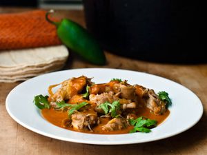 20110721-161900-chicken-tomatillo-chile-sauce-primary.jpg