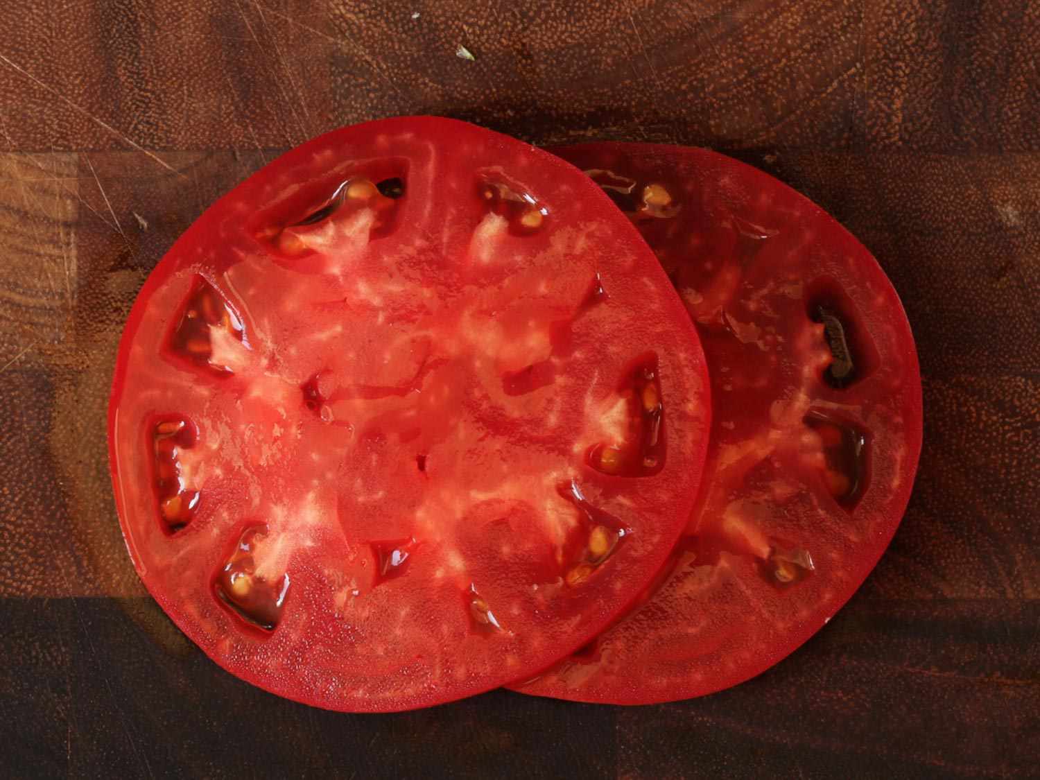 "Upgraded" tomato slices, which look larger and juicier.