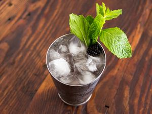 20140620-cocktail-recipe-gin-daisy2-maggie-hoffman.jpg