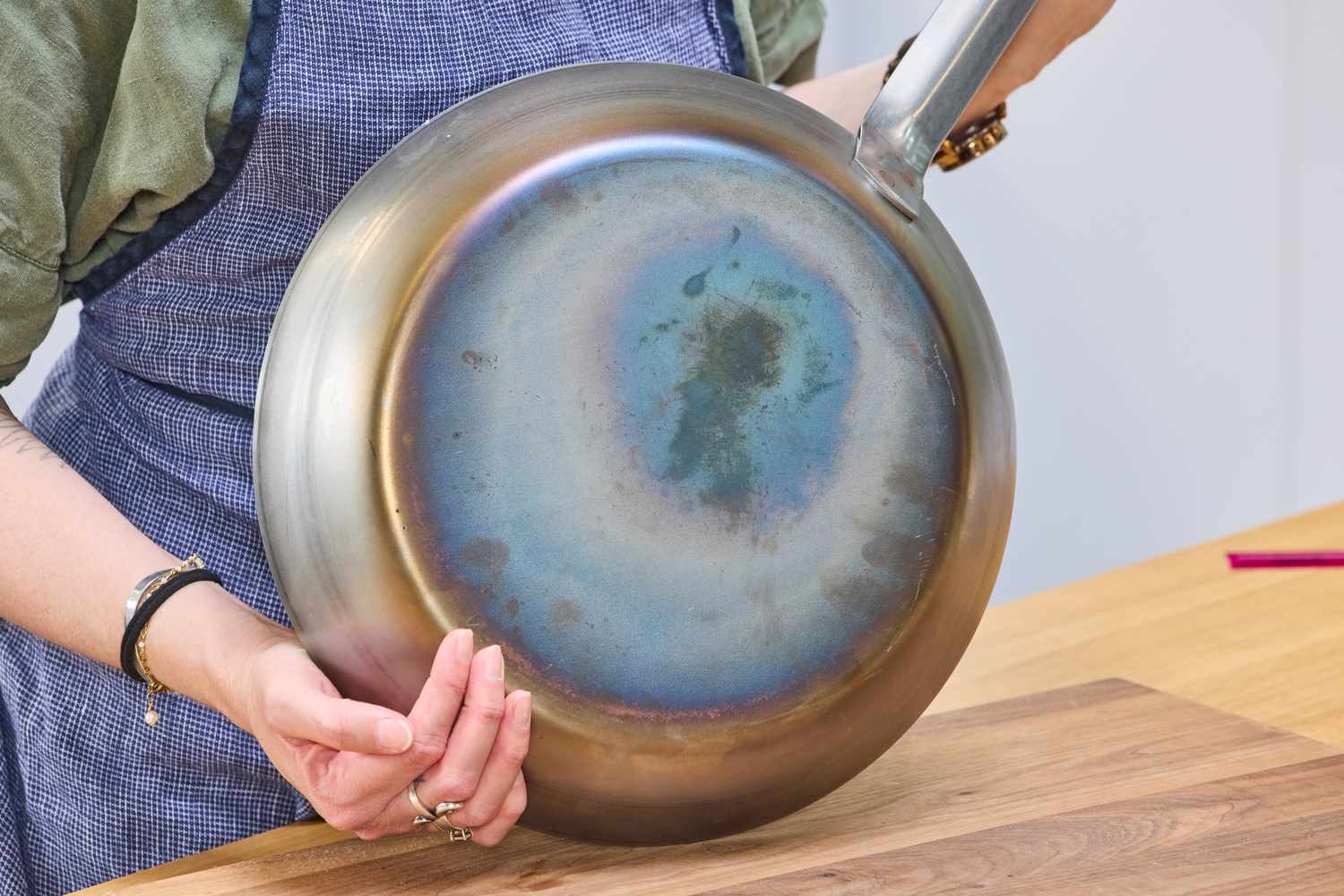 The bottom of the Vollrath 12.5 Inch French Style Carbon Steel Fry Pan