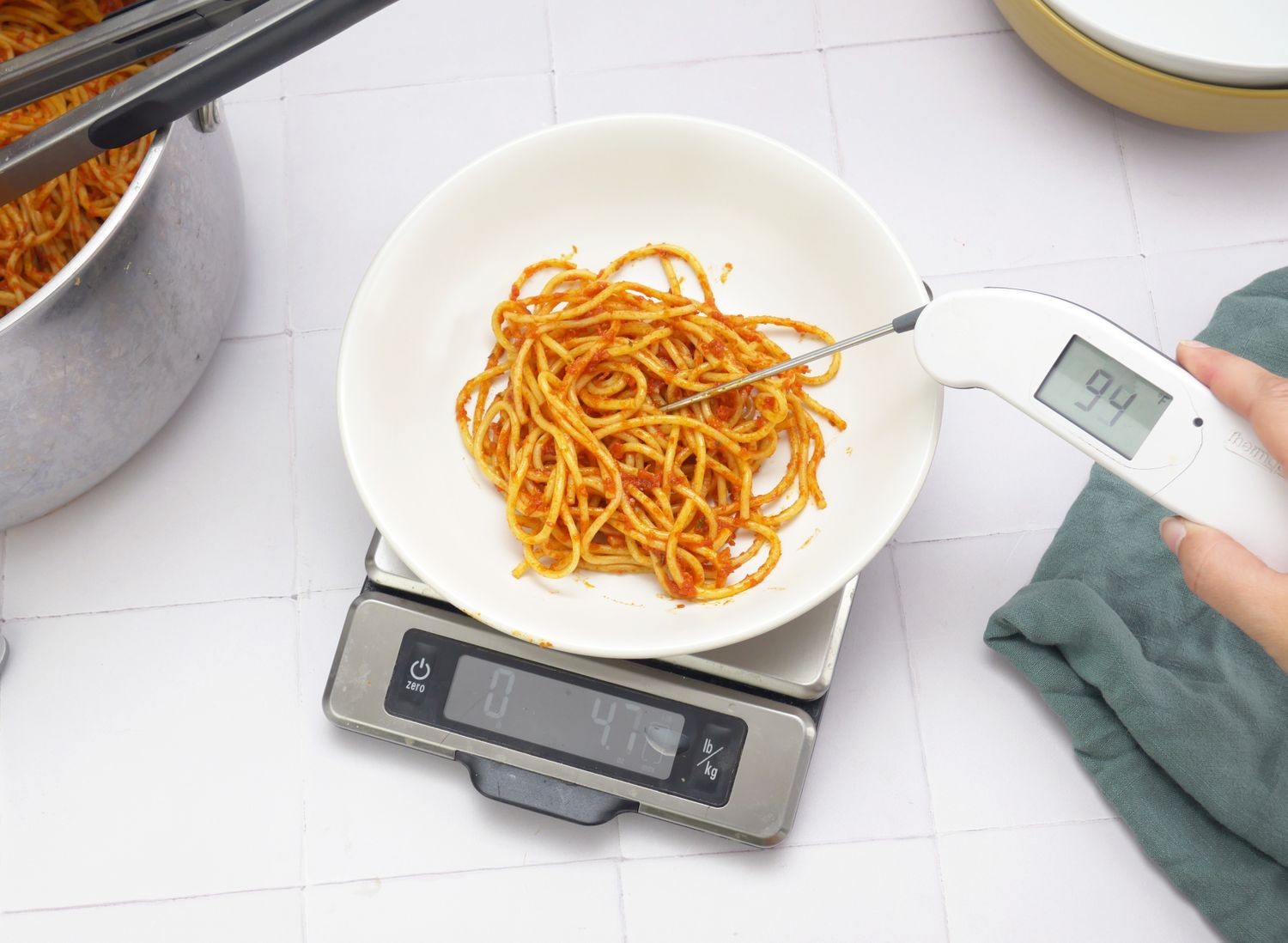 taking the temperature of pasta in the hammke bowl