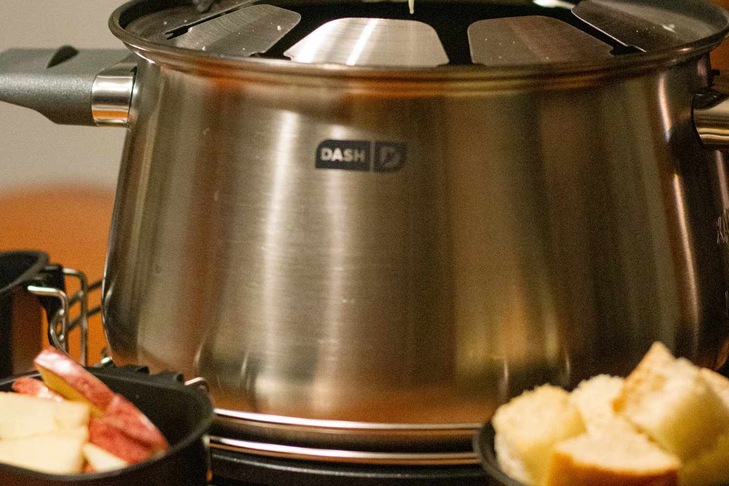 a photo of the dash logo