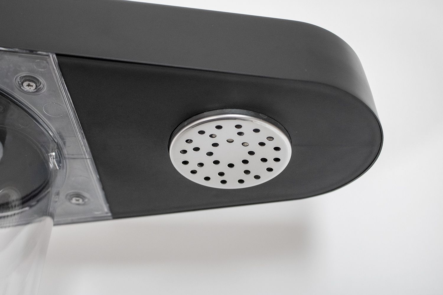 A close-up look at the showerhead of the Ratio Six.