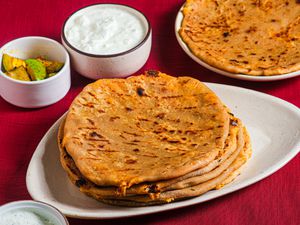 Side view of buffalo chicken and cheese partha