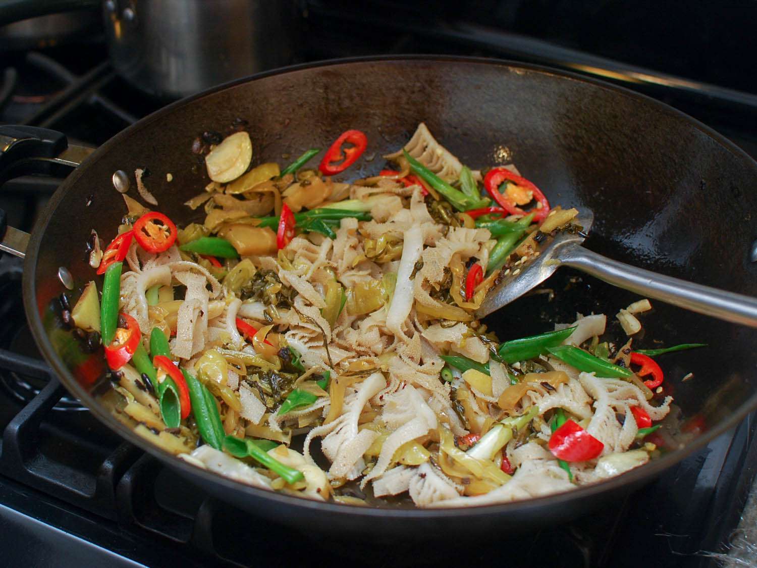 20140617-stir-fry-tripe-with-pickled-mustard-greens-and-fermented-black-beans-shao-zhong-15.jpg