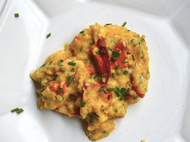 263504-20130828-sunday-brunch-lobster-chive-scrambled-eggs.jpg