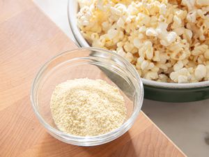 Side view of honey mustard dry mix