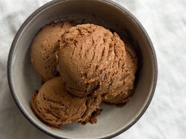 20130402-chocolate-hazelnut-gelato.jpg