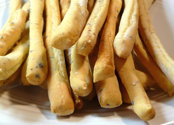 20101123 crispy seedy breadsticks.JPG