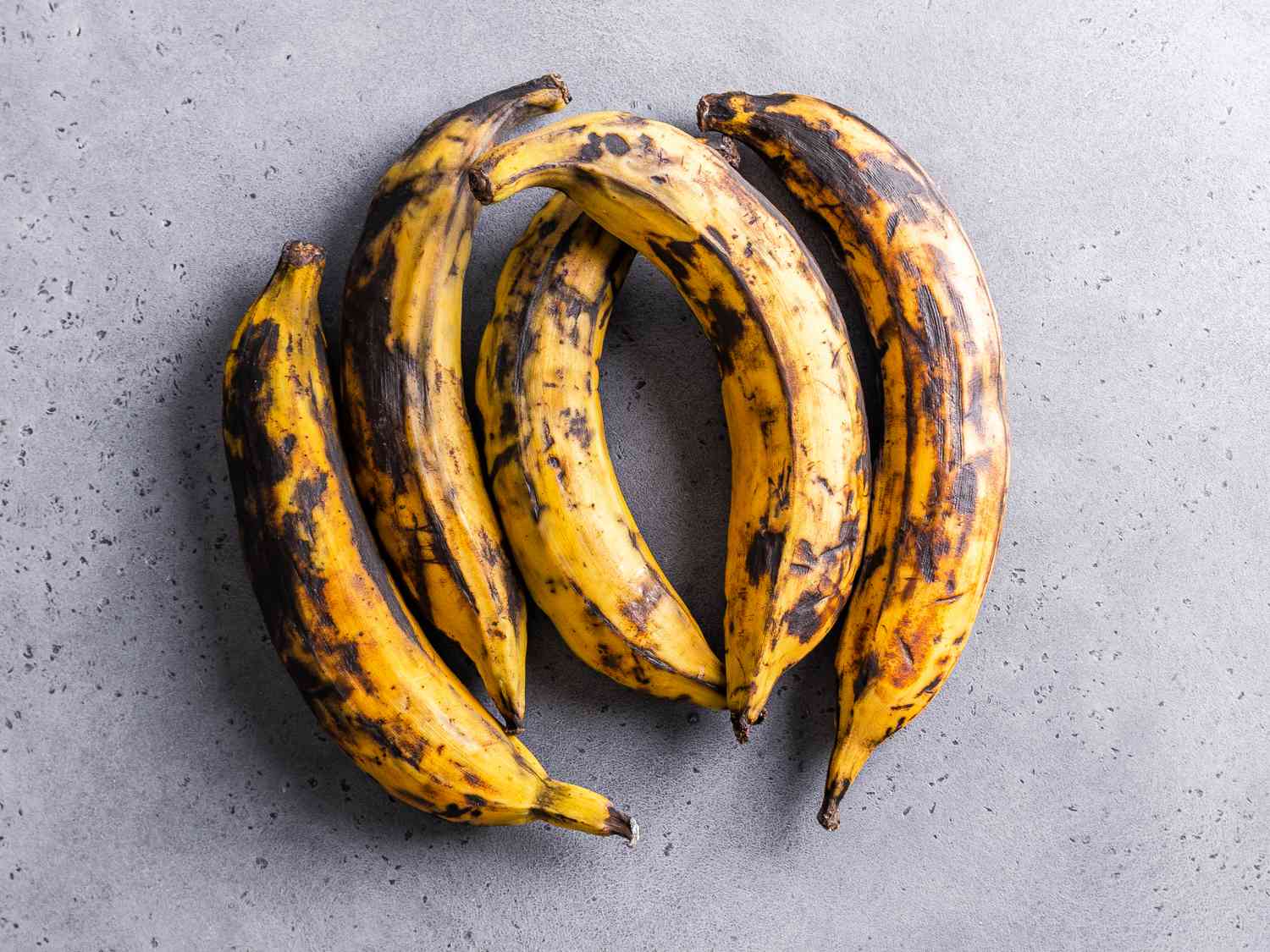 5 brown and spotted plantains 
