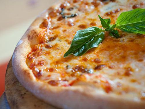 Margherita pizza from 800 Degrees Wood Fired Pizza in Fort Wayne, Indiana.