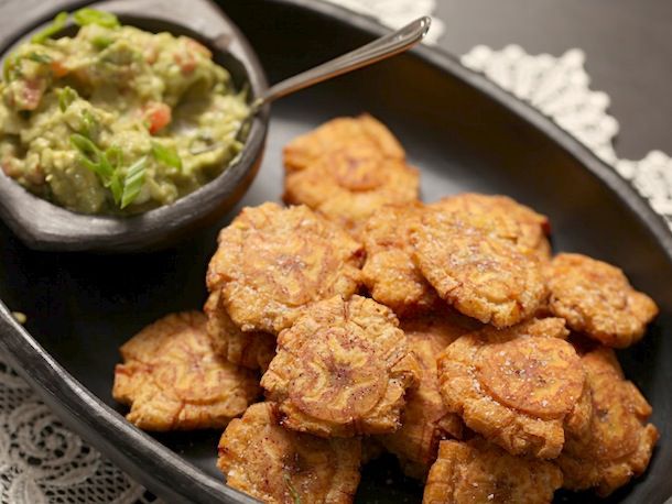 20140204-fried-plantain-guacamole-vegan-patacones-colombian-12.jpg