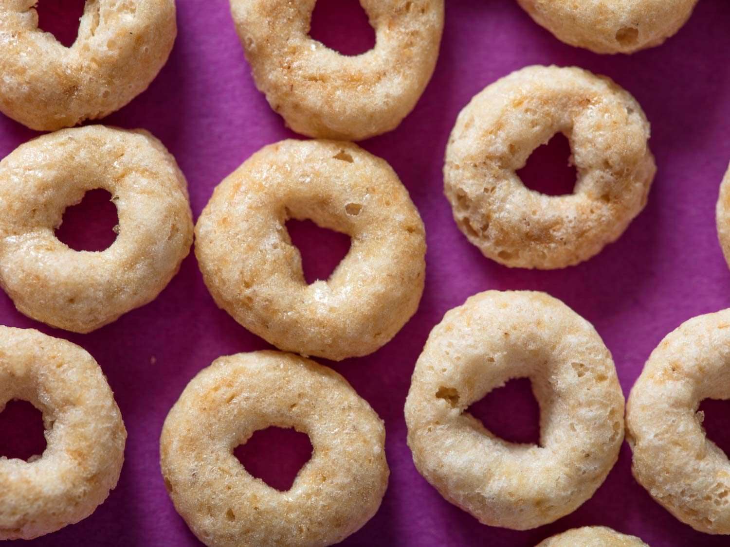 close up of honey nut cheerios
