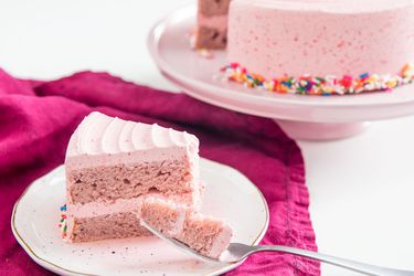 20190226-freeze-dried-fruit-buttercream-strawberry-vicky-wasik-10