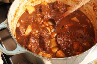 20160209-stew-science-stew-with-age-beef-stew.jpg