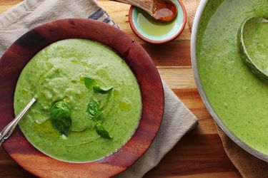 20170426-zucchini-pesto-soup-2.jpg