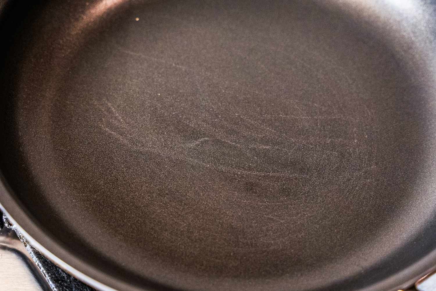 The surface of the Cuisinart 622-24 Chef’s Classic Nonstick Skillet