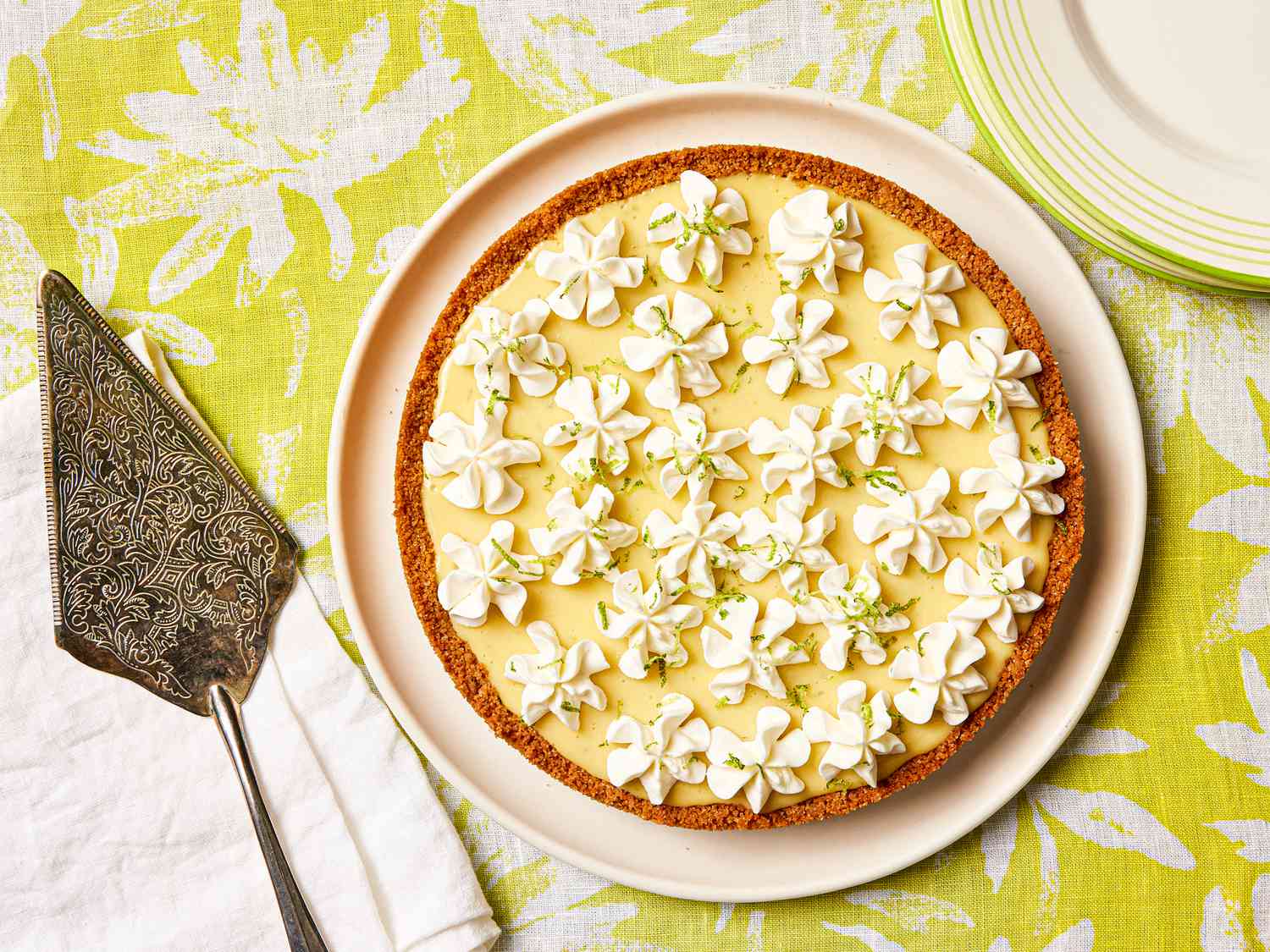 Overhead view of a key lime pie 