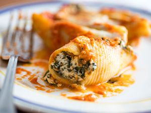 20161219-stuffed-shells-vicky-wasik-16.jpg