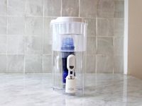 Pur 30-cup water dispenser on a marble countertop