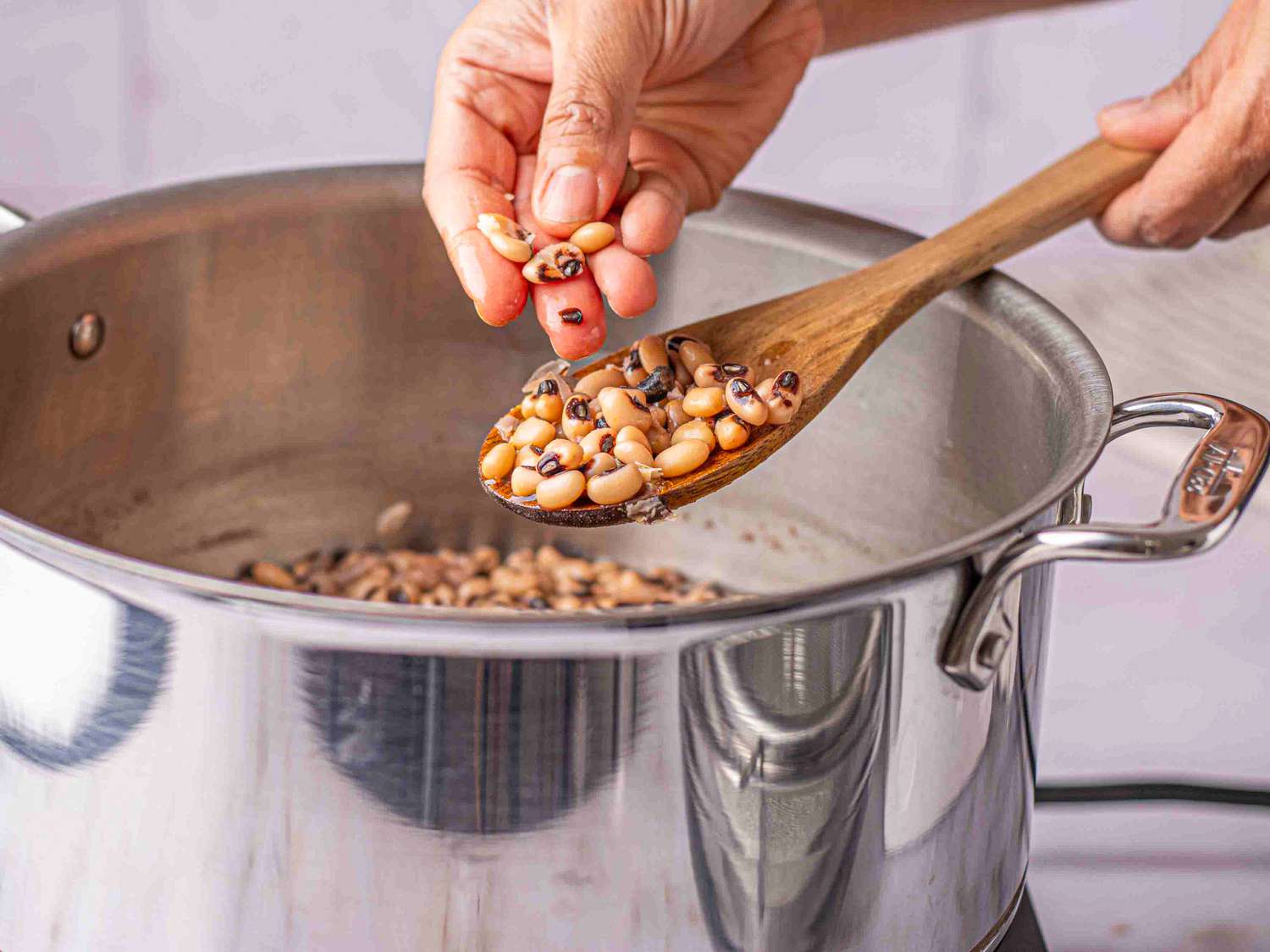 Side view of pressing beans
