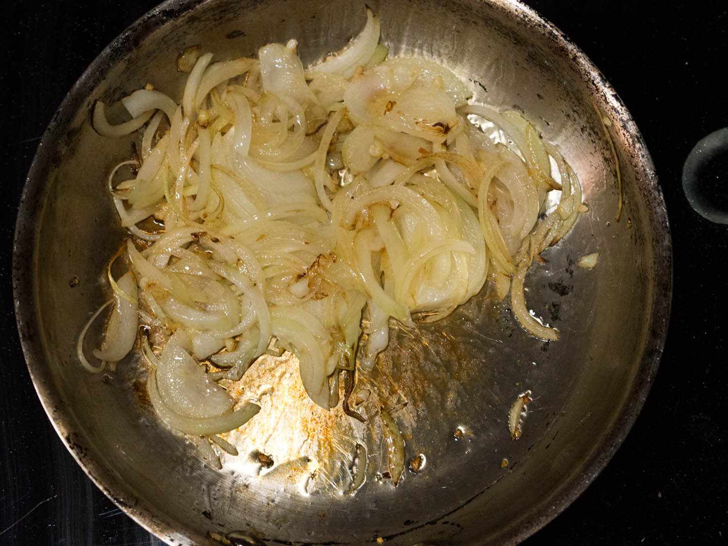 20140915-garlic-onions-high-heat-small-pan-195019.jpg