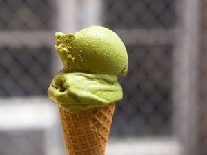 20130522-green-tea-ginger-ice-cream.jpg