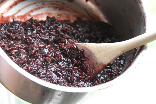 20120806-217031-black-rice-porridge-cooked-rice.jpg