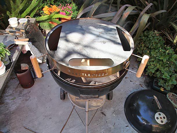 20130926-kettle-pizza-baking-steel-new-12.jpg