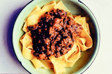 20140930-eat-lentil-bolognaise-jonathan-lovekin.jpg
