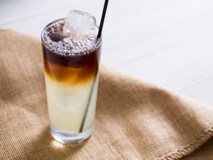 20150622-3-ingredient-cocktail-dark-stormy-vicky-wasik.jpg