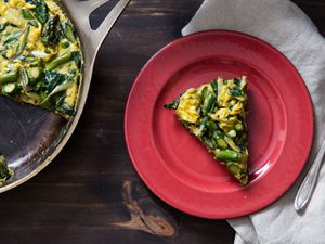 20160505-frittata-ramps-asparagus-fennel-vicky-wasik--10.jpg