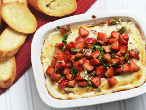 20150212-balsamic-strawberry-goat-cheese-dip-valentines-day-01.jpg