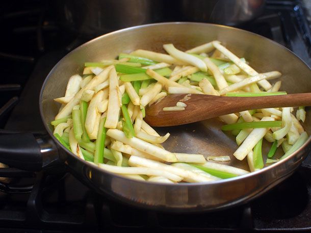 20131108-spicy-stir-fried-fennel-celery-and-celery-root-with-chinese-sausage-13.jpg