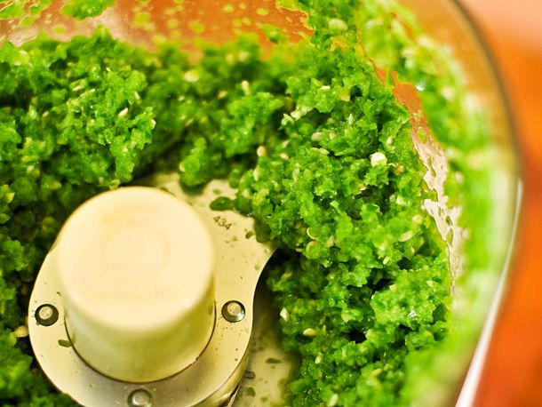 20110212-192585-green-hot-sauce-step-1