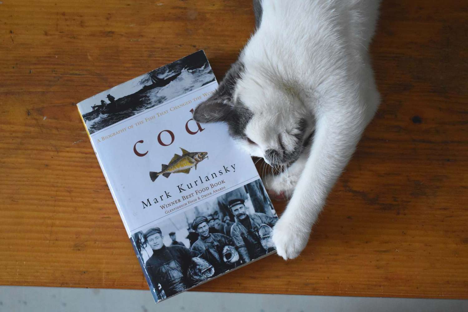 Cod: A Biography of the Fish that Changed the World Book