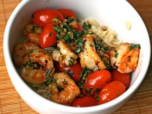 20101228-130307-shrimp-with-garlic-chile-and-basil.jpg