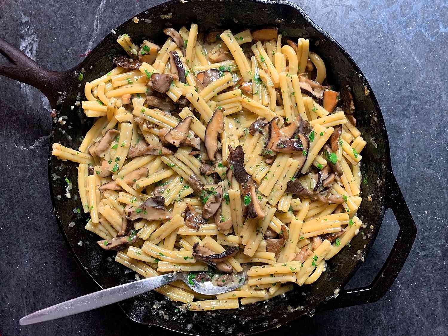 20200416-mushroom-pasta-sasha-marx