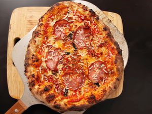 20130410-kettle-pizza-baking-steel-pizza-15.jpg