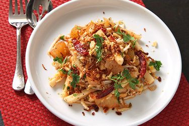 Jicama and Pomelo Salad with Spicy Thai Dressing