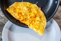 An omelette cooked in the Cuisinart 622-24 Chef’s Classic Nonstick Skillet